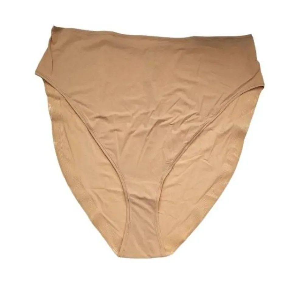 SKIMS HI CUT BRIEF PANTY NWT‎
